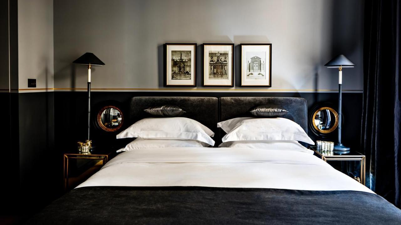 เมอซิเยอ ฌอร์จ โฮเทล แอนด์ สปา - ช็องเซลิเซ่ Hotel ปารีส ภายนอก รูปภาพ A room at the Hotel Axelmannstein